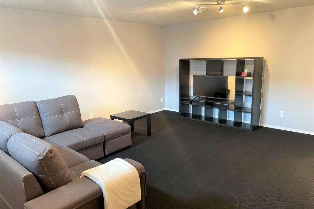 Spacious Duplex Camrose Kültér fotó